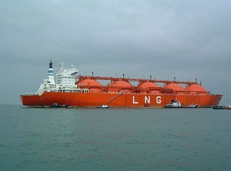 Bermuda: Golar LNG Buys Carrier Gandria