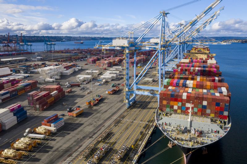 Coast Guard Arrests Intoxicated MSC Boxship Captain After Ship Docks