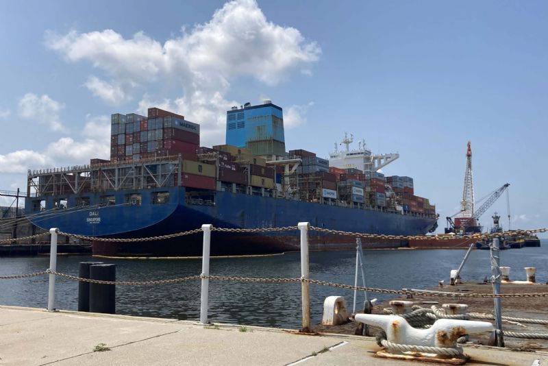 Dali Completes Offloading Containers as Salvage Operation Continues