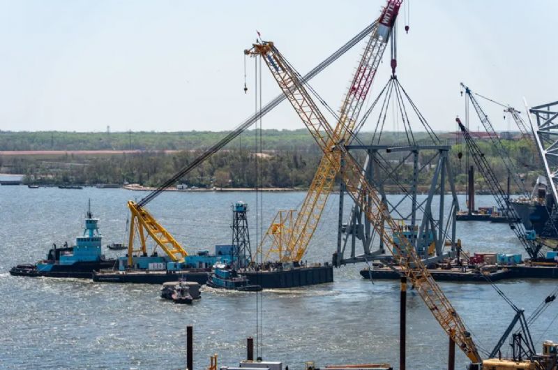 East Coast's Biggest Crane Barge Hoists Giant Piece of Baltimore Bridge