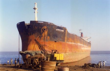 MONTHLY LIST OF VESSELS BEACHED AT THE INDIAN DEMOLITION YARDS