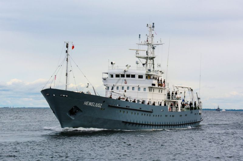 Poland Checks Baltic for Explosives as Tensions Continue Over Shadow Fleet