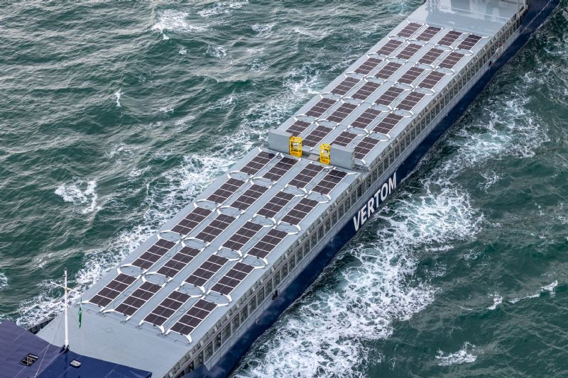 Solar Flatrack Breakthrough: Wattlab Brings Scalable Solar Power to Bulk Carriers from Supramax to Capesize