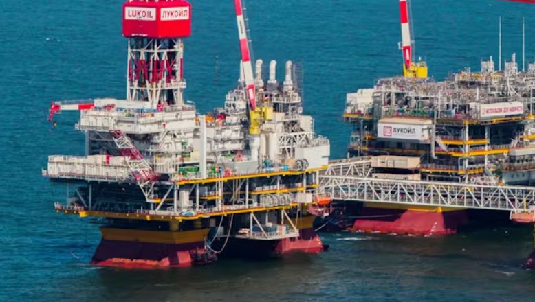 Trump Imposes “Tremendous” Russian Sanctions as EU Adopts New Package