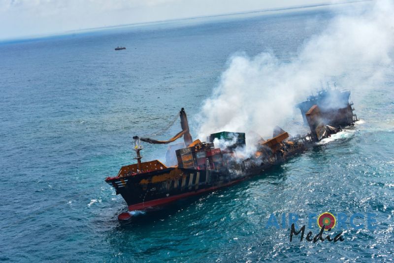 X-Press Pearl Partially Sinks Off Colombo – PHOTOS